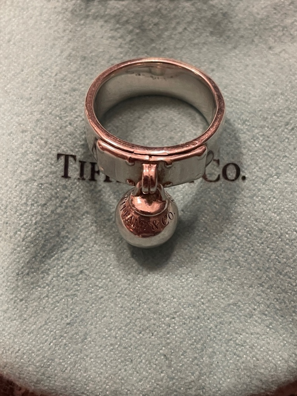 Tiffany & Co. AUTHENTIC ! Sterling silver ring.